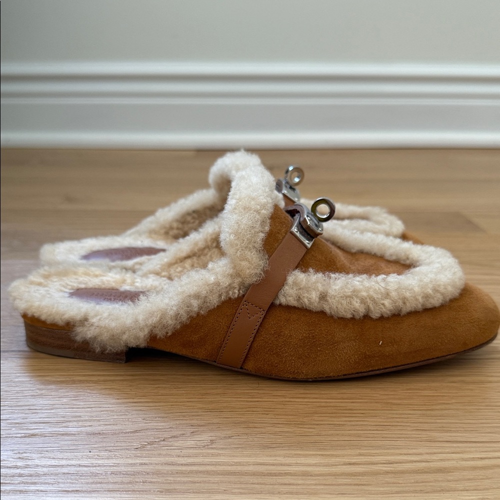 Hermès Cream Suede Shearling Slippers - Picture 8 of 13